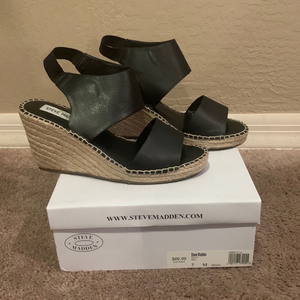 Black Steve Madden wedge sandals Size 7